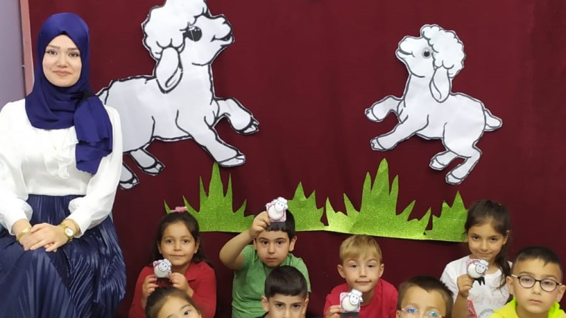 Kelebekler ve Yıldızlar Ana Sınıfı Şubelerinin Bayram Mesajı.